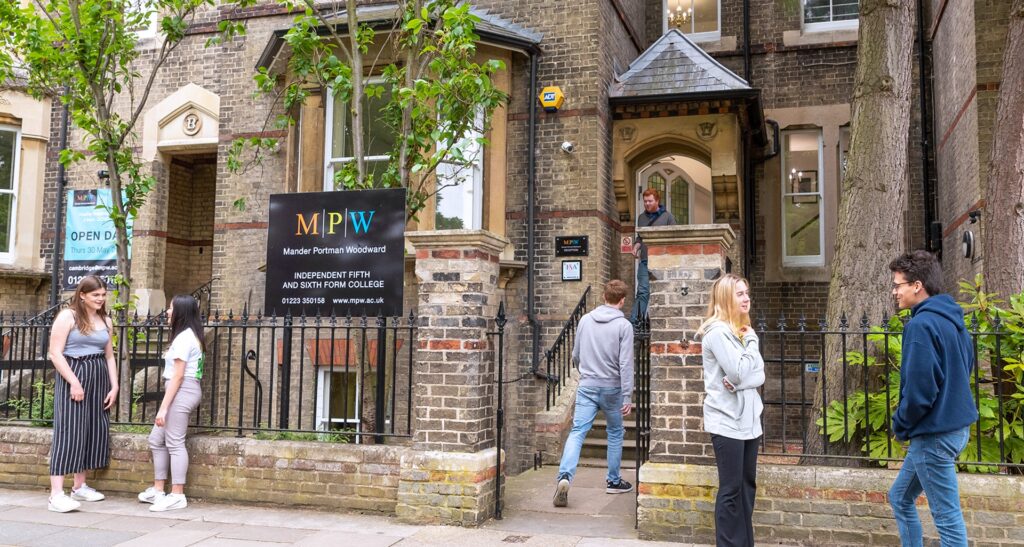 truong-trung-hoc-MPW-Cambridge