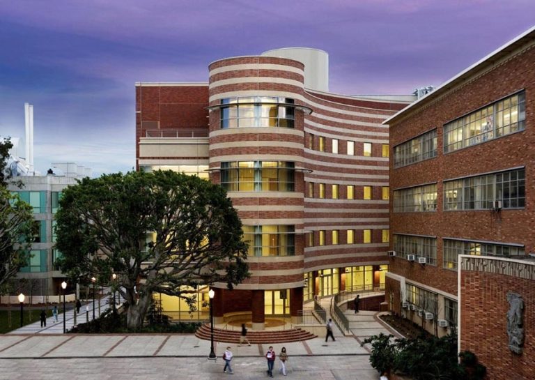 Trường University of California Los Angeles (UCLA) - TEC