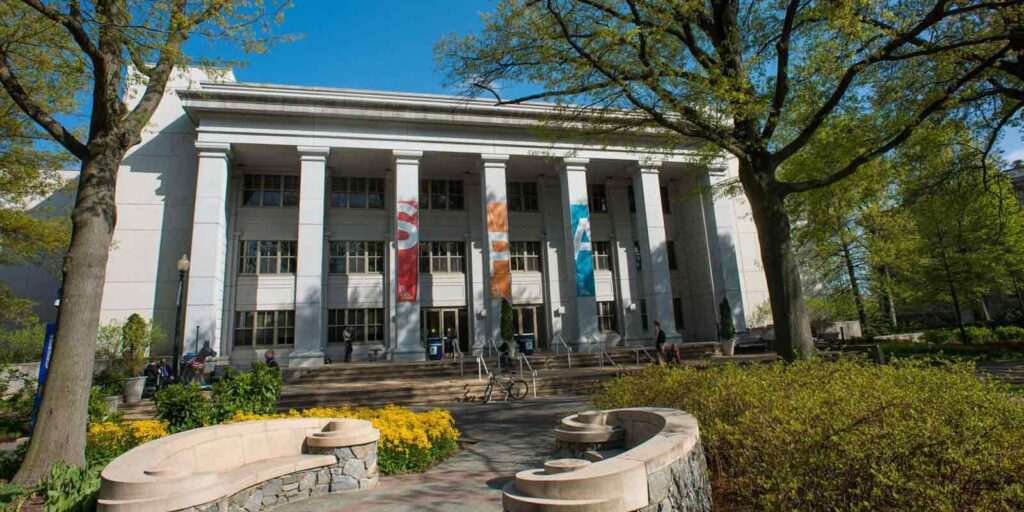 Trường American Collegiate, LA & DC - TEC